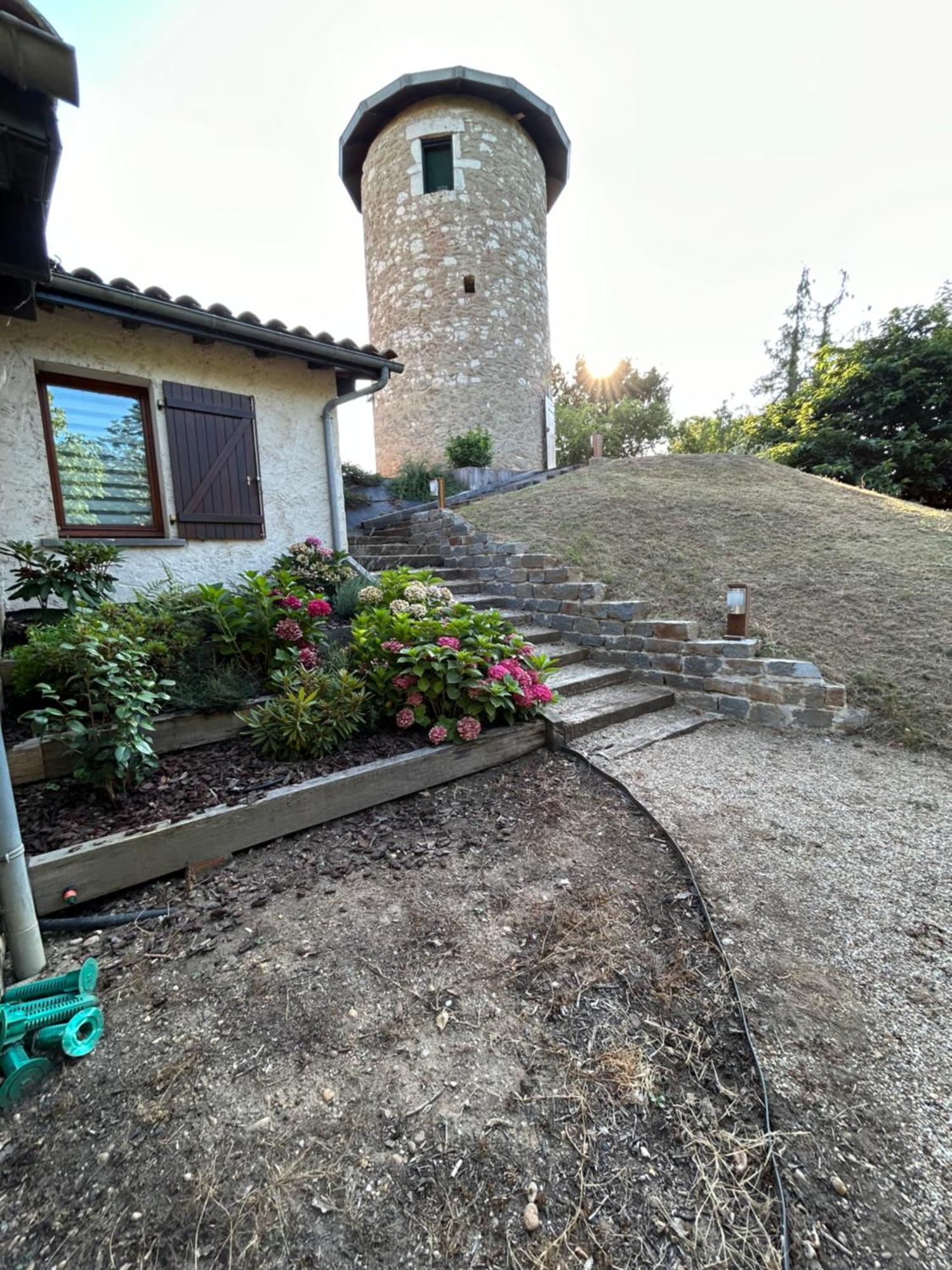 Moulin A Vent De Prentygarde En Dordogne Vélines Exterior foto